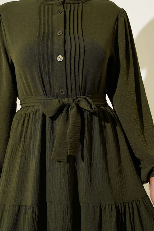 فستان بأزرار نصف مطوية، لون كاكي