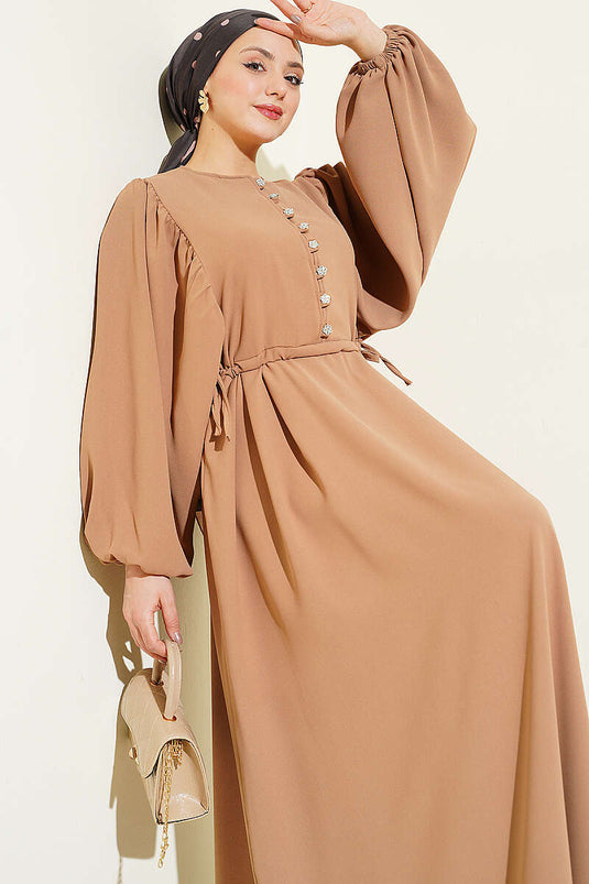 Robe à demi-pierres avec liens latéraux beige sable