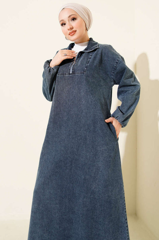 Robe en jean bleue à col montant zippé et poches