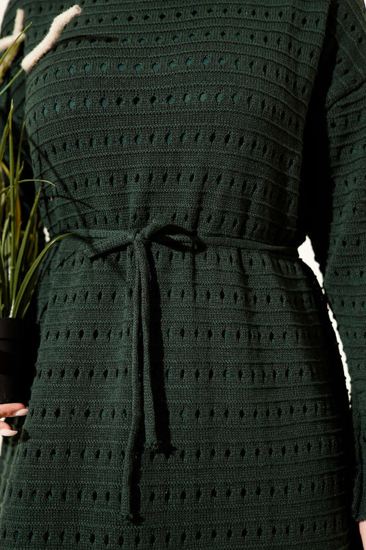فستان تريكو بحزام من الخيط المفتوح من ياتاي باللون الأخضر الزمردي
