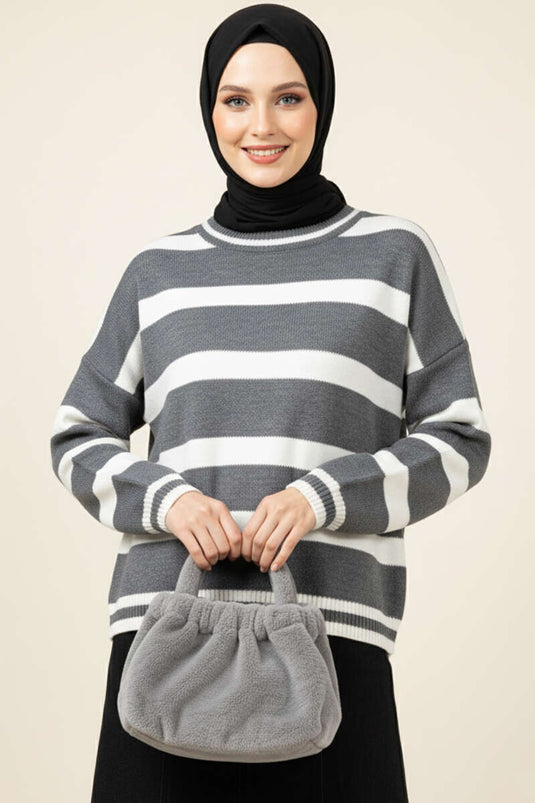 Pull court en maille à rayures horizontales, gris fumé/écru