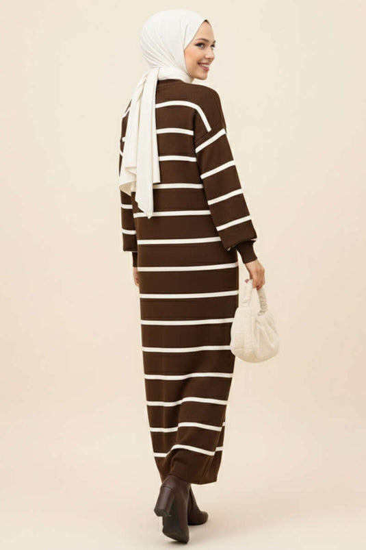 Robe en maille à col roulé à rayures horizontales, marron