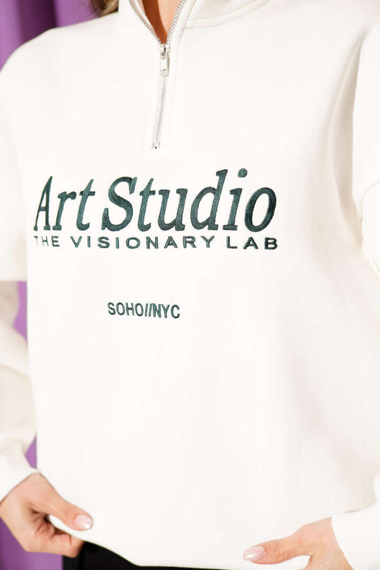 سترة صوفية مطرزة بسحاب، لون بيج فاتح