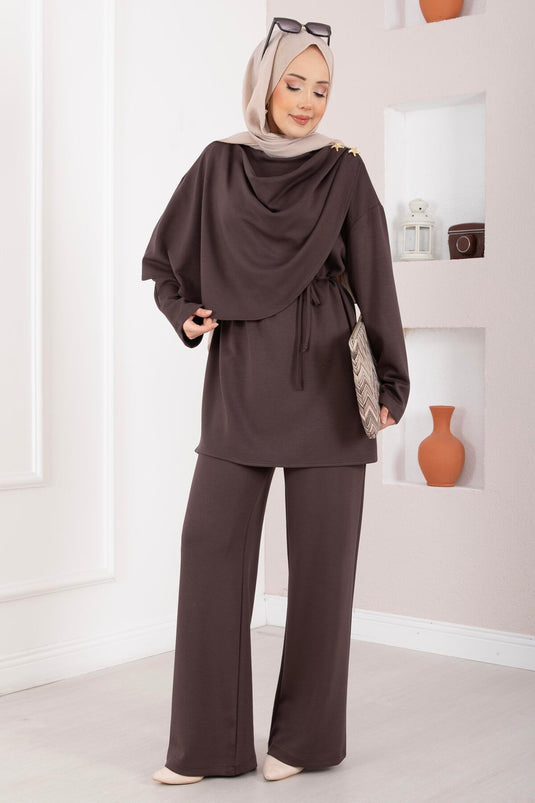 طقم ثنائي محتشم بتصميم درابي مزين بنجمة باللون البني