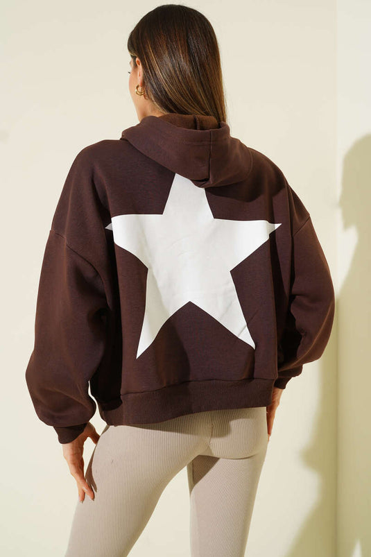 سويت شيرت صوف بغطاء رأس مطبوع عليه نجوم، بني