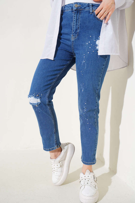 Zerrissene, detaillierte Stoned-Jeans mit schmalem Bein