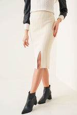Jupe crayon beige avec fente