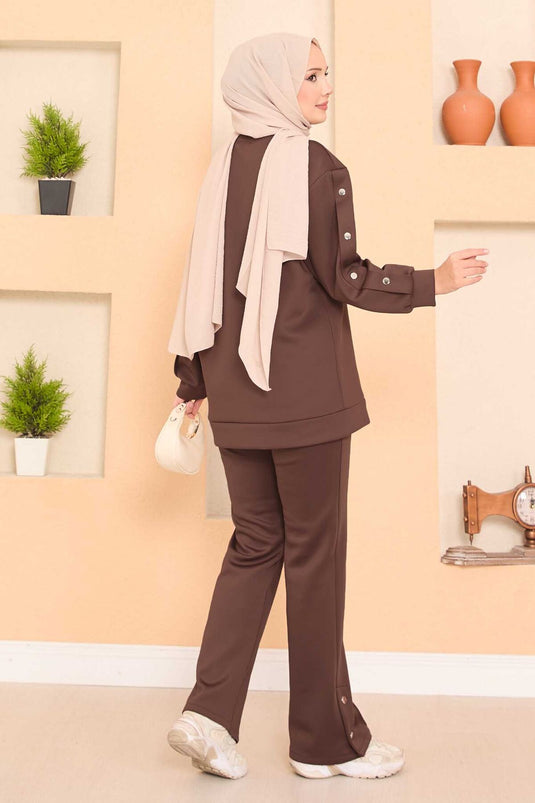 Ensemble hijab deux pièces marron avec fentes et boutons-pression