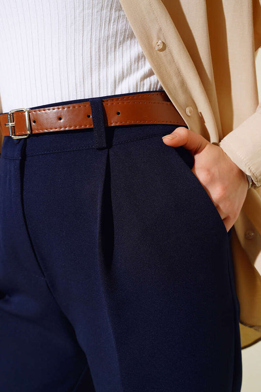 Pantalon fendu avec ceinture bleu marine