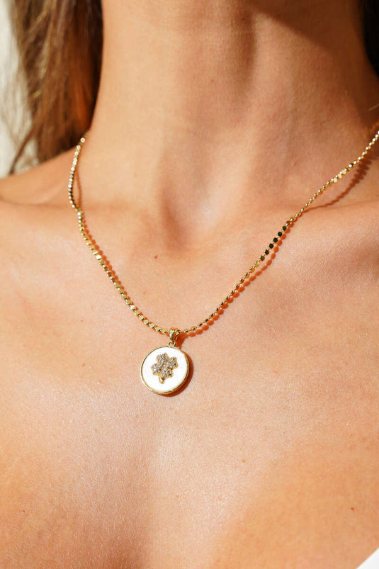 Yonca Desenli Sedefli Kolye Gold