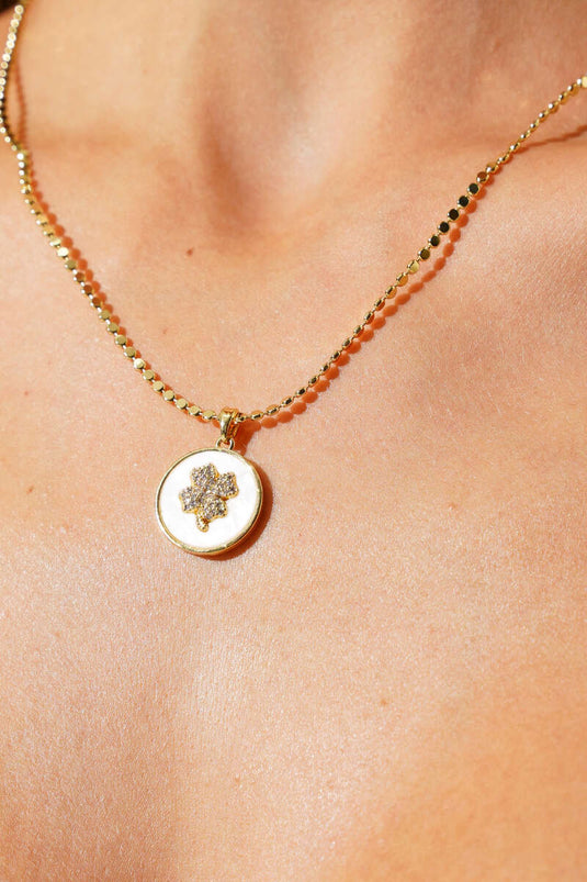 Yonca Desenli Sedefli Kolye Gold