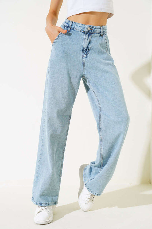 بنطلون واسع بخصر مرتفع باللون الثلجي