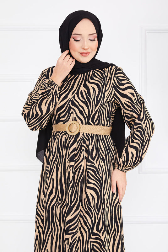 Robe hijab en crêpe à ceinture et motif zèbre noire