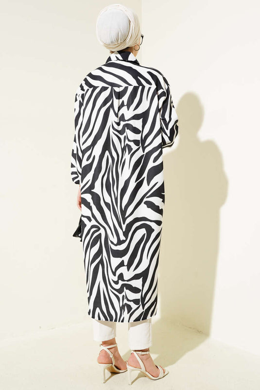 Chemise longue noire à motif zèbre