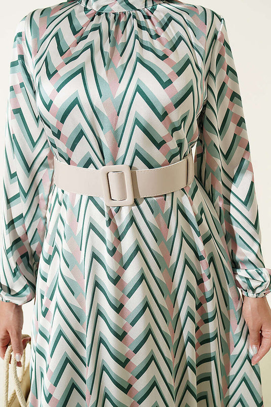 Robe En Satin Vert À Motif Zigzag