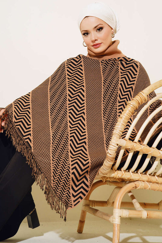 Poncho De Punto Con Cuello Alto En Zigzag Latte