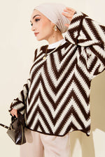 Pull en maille ajourée à motif zigzag, couleur café