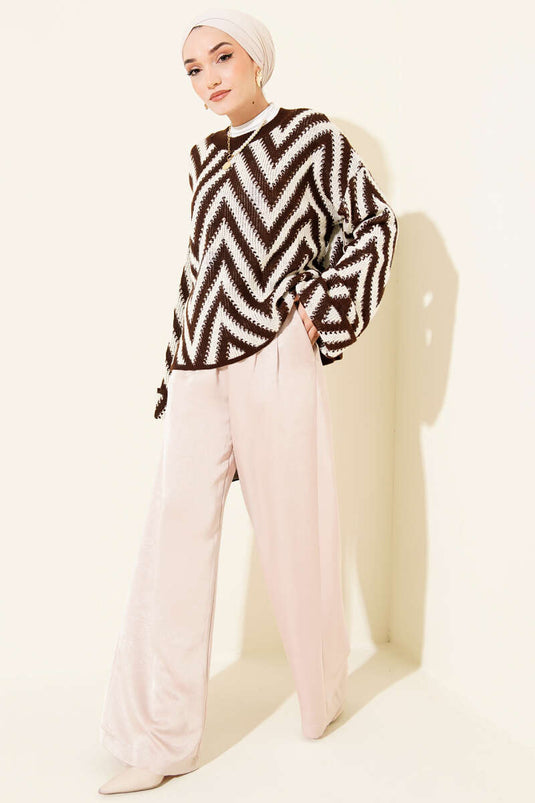 سترة محبوكة مفتوحة بنمط متعرج، لون قهوة