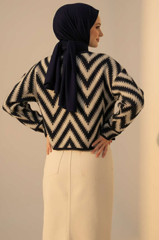 Pull en maille ajourée à motif zigzag bleu marine