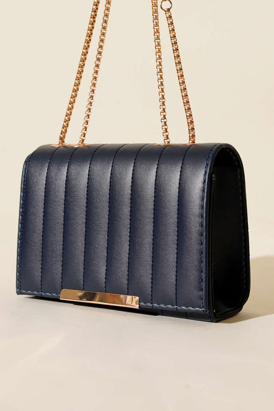 حقيبة مستطيلة بحزام سلسلة، لون أزرق داكن
