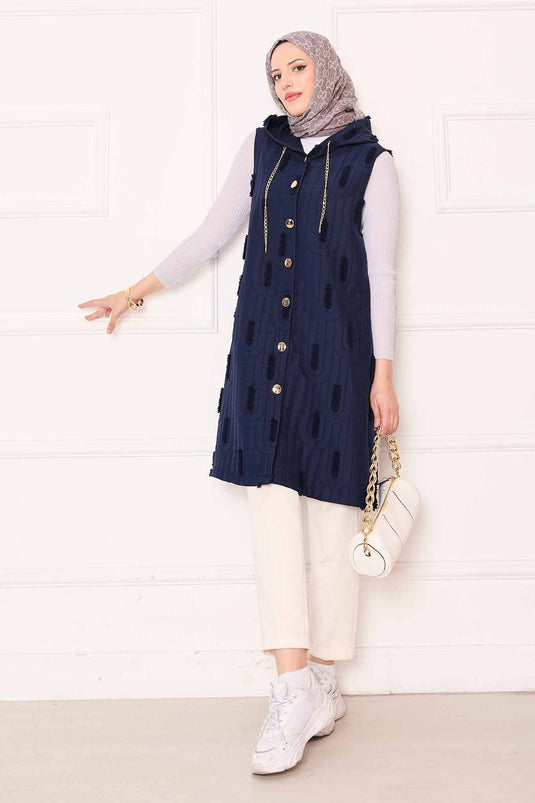 Gilet matelassé avec détails en chaîne et boutons, bleu marine