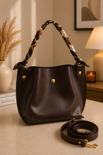 Sac À Main Et Sac À Épaule Avec Chaîne Et Foulard En Café